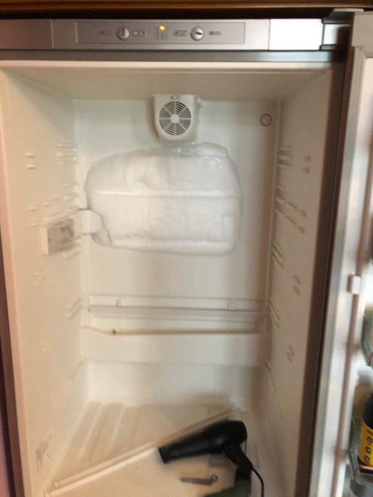 Замена испарителя холодильника LIEBHERR (фото и видео)