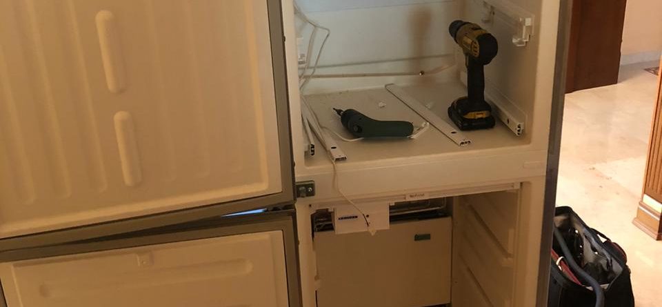 ремонт испарителя в холодильнике LIEBHERR