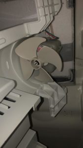 Замена вентилятора в холодильнике LIEBHERR