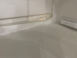 Лед в холодильнике