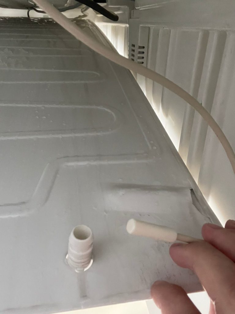 Замена датчика испарителя холодильника