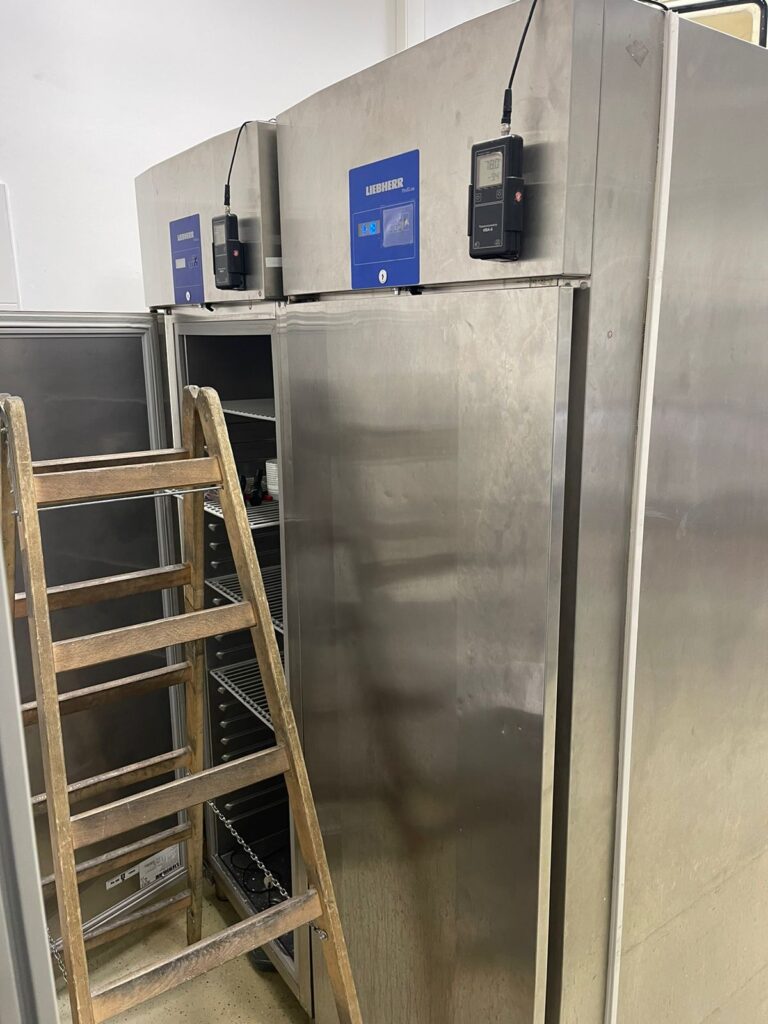 Ремонт морозильника Liebherr (Либхер)